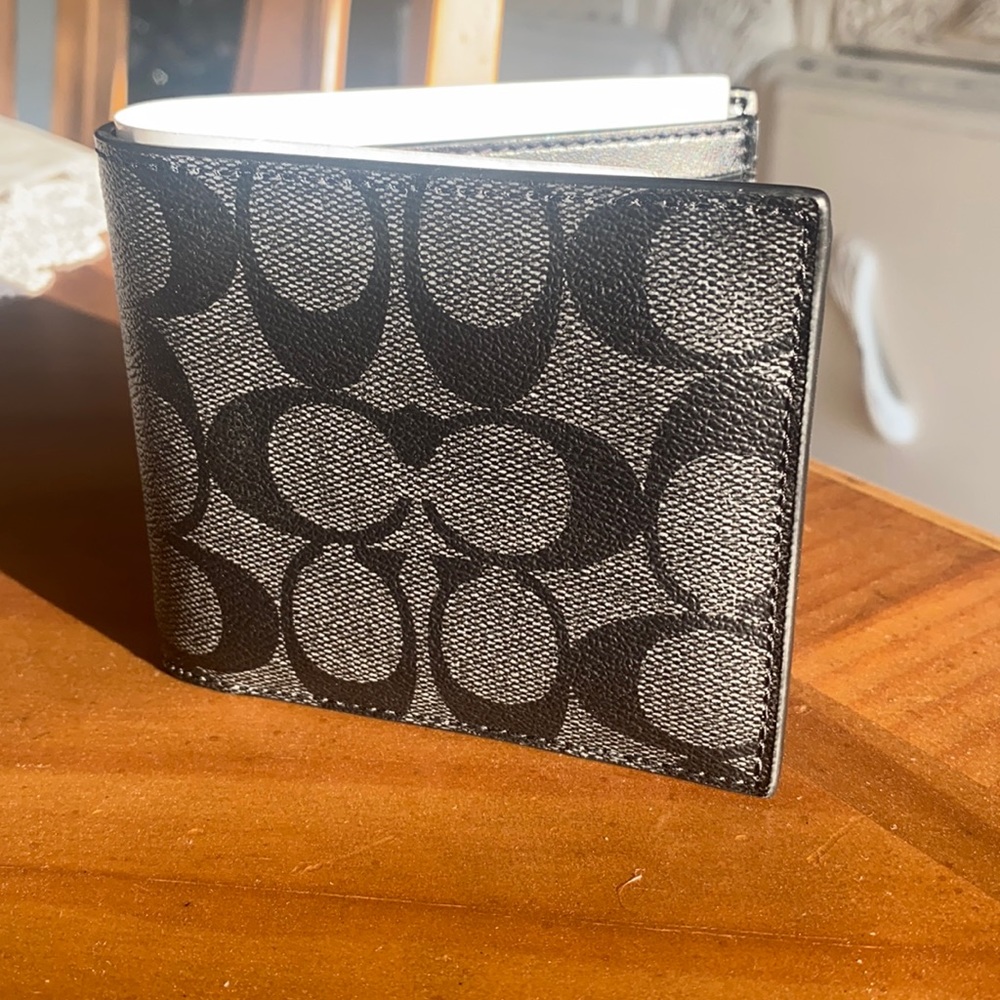 Men’s coach wallet